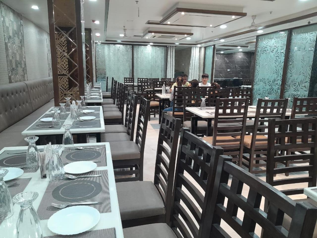 Rich Grand Hotel Agra  Esterno foto