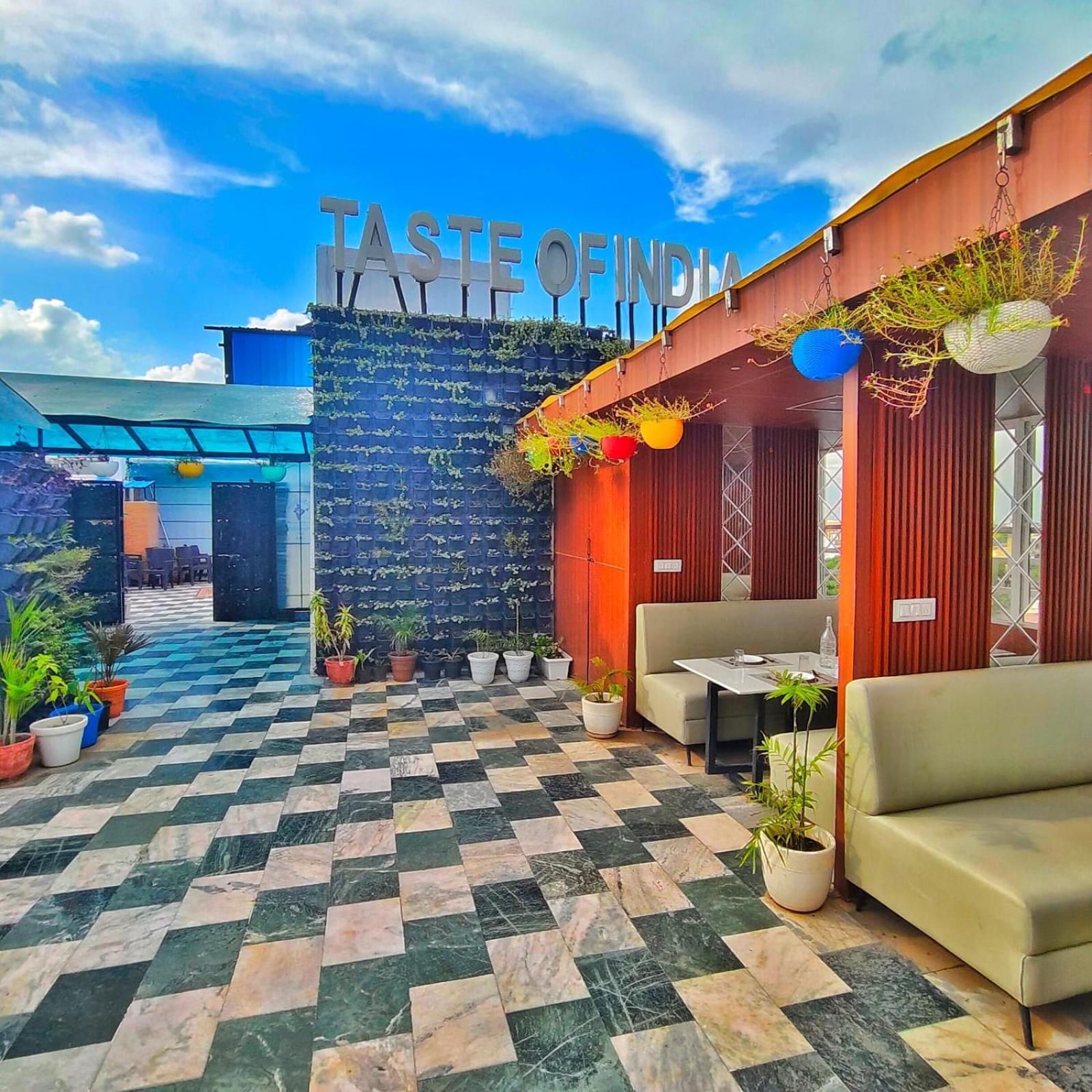 Rich Grand Hotel Agra  Esterno foto